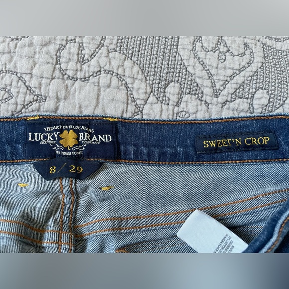 Lucky Brand Sweet 'n Crop Jeans 8/29 - Picture 4 of 8